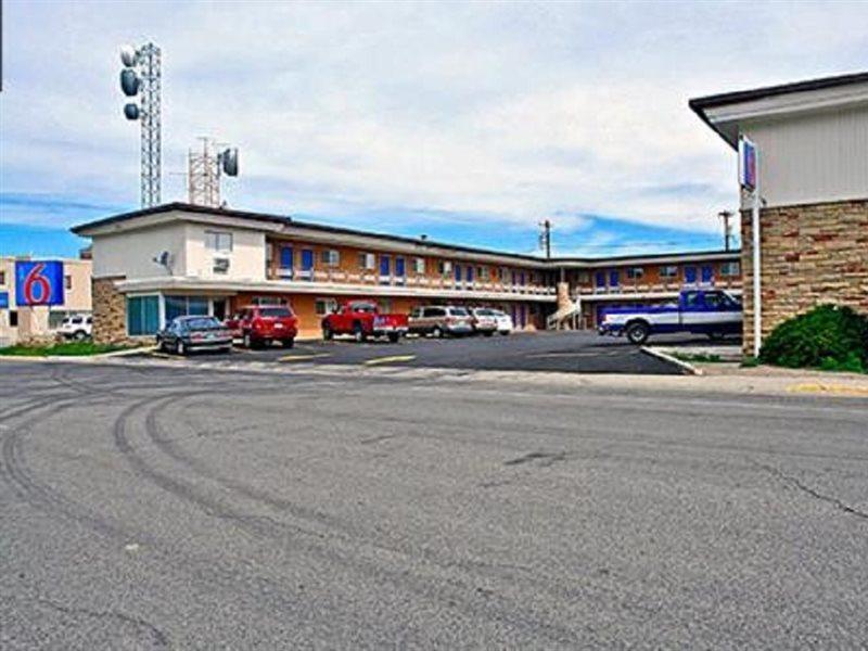 Motel 6 Riverton Wy Bagian luar foto