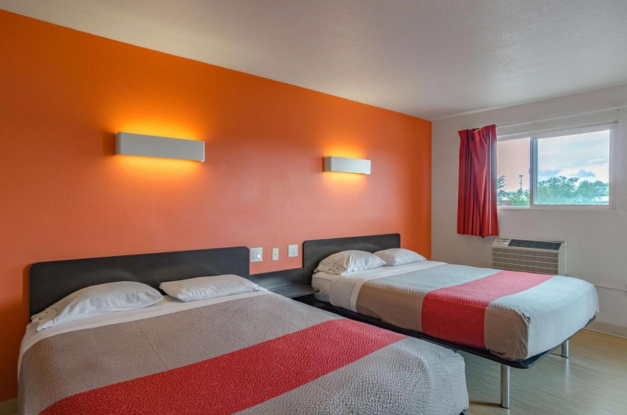 Motel 6 Riverton Wy Bagian luar foto