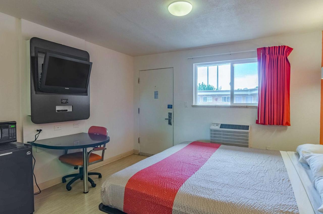 Motel 6 Riverton Wy Bagian luar foto