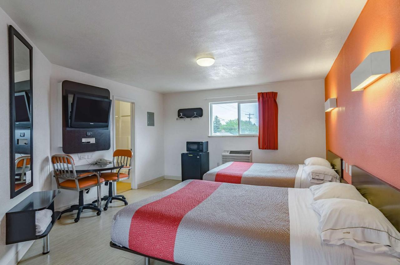 Motel 6 Riverton Wy Bagian luar foto
