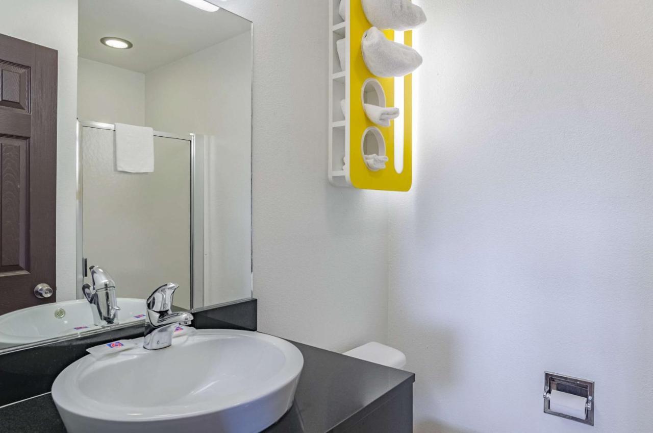 Motel 6 Riverton Wy Bagian luar foto