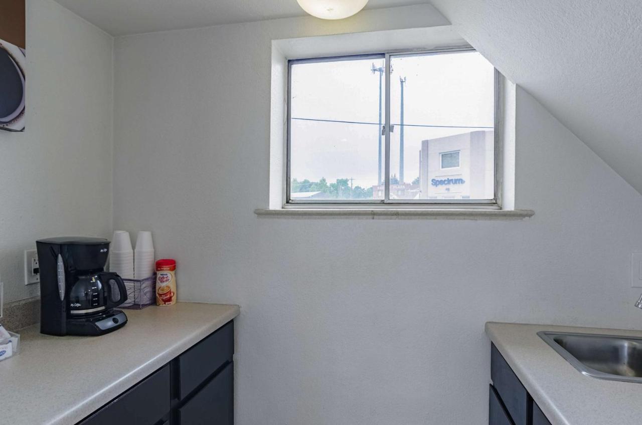 Motel 6 Riverton Wy Bagian luar foto