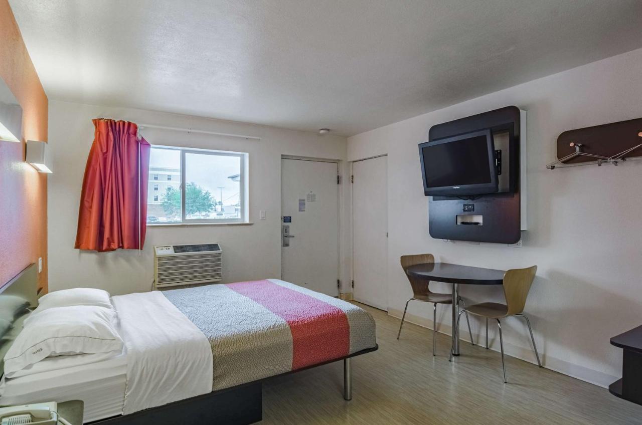 Motel 6 Riverton Wy Bagian luar foto